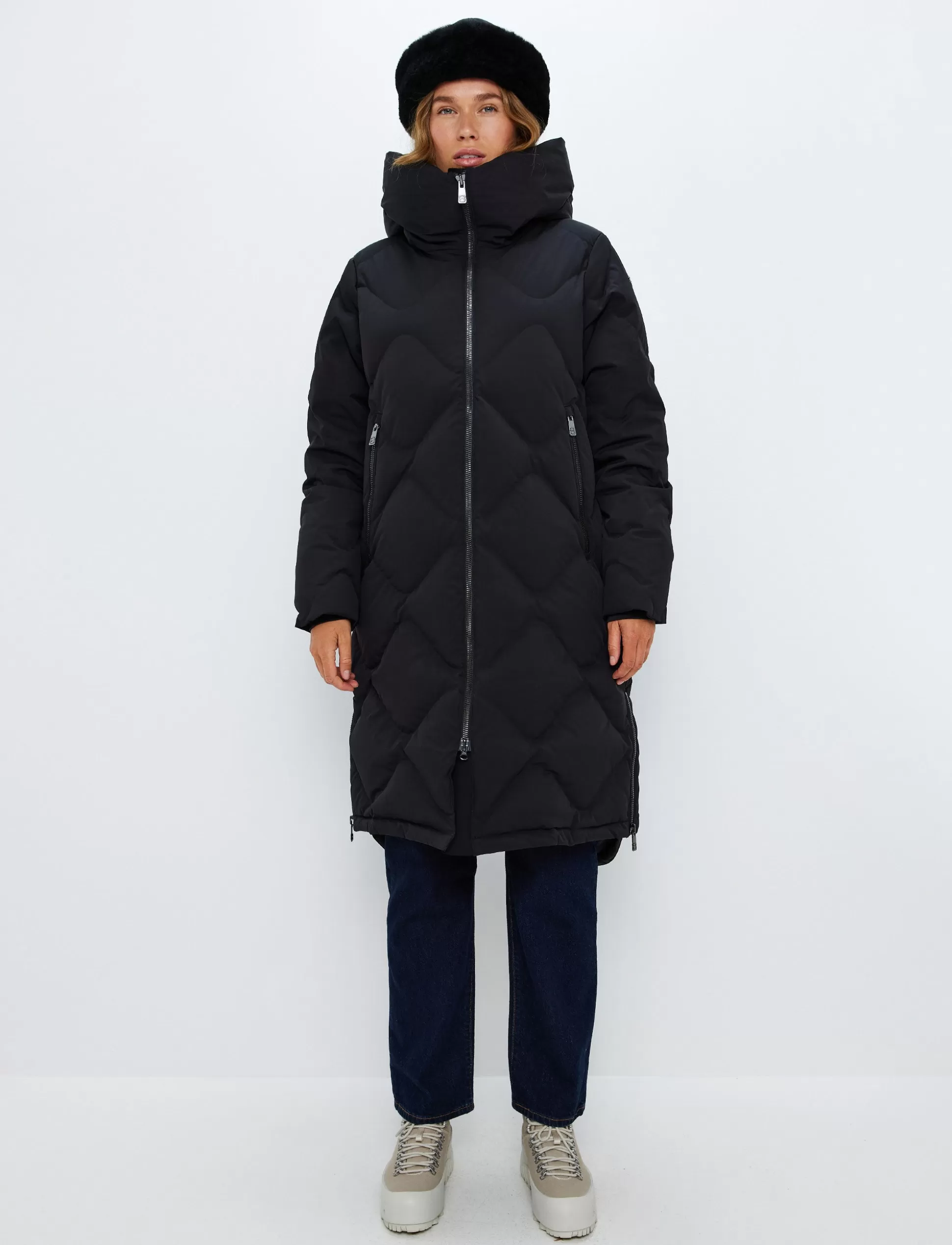 Untuvatakki<8848 Altitude Gwen W Down Coat - Black