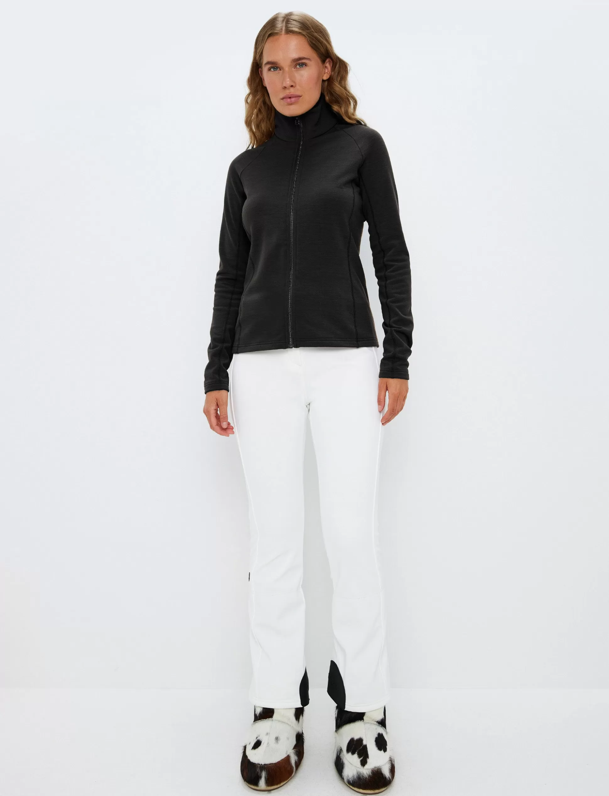 Neuleet | Välikerrostakit<8848 Altitude Hallie W Wool Sweat - Black