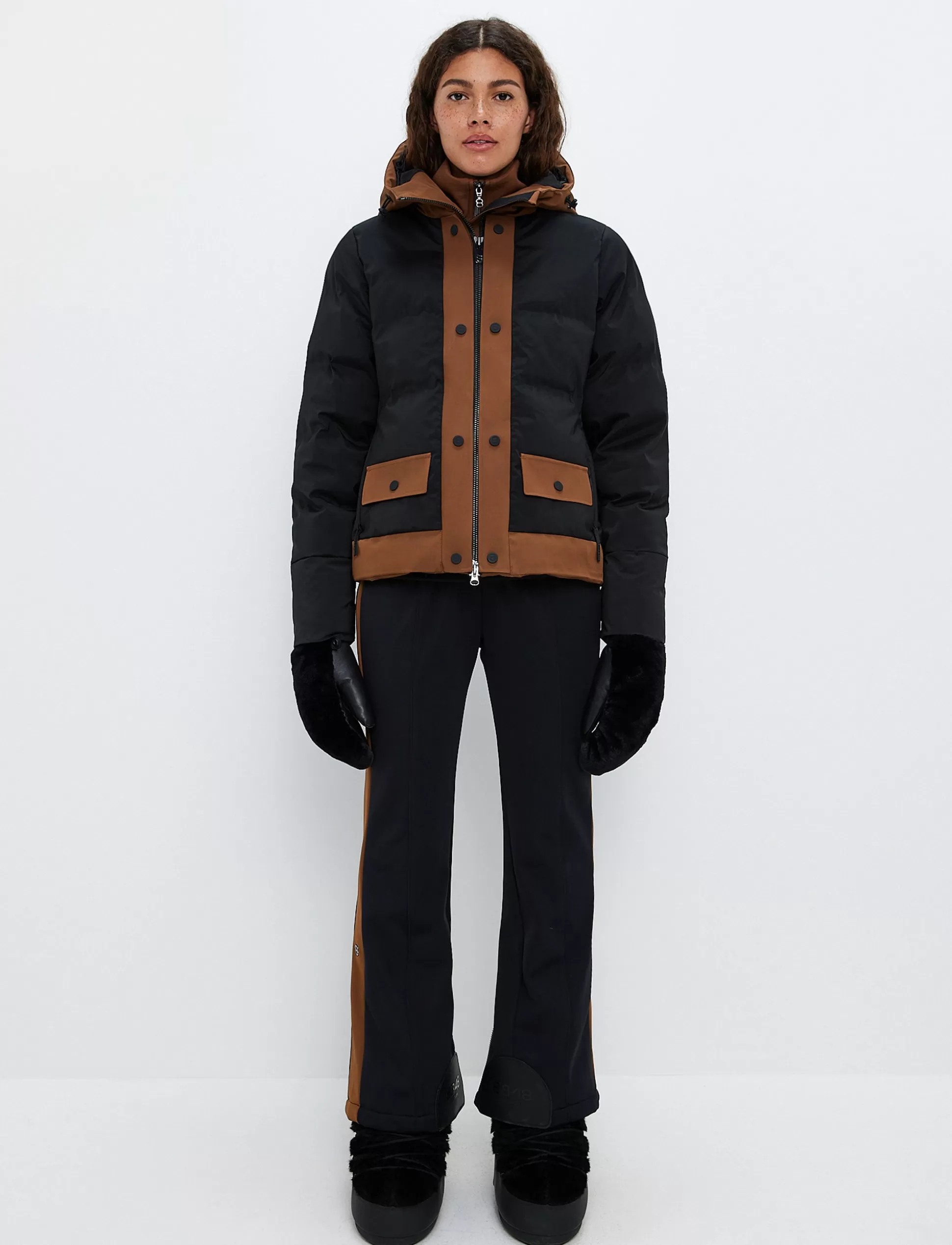 Laskettelutakki<8848 Altitude Harlow W Ski Jacket - Black/Cashmere Brown