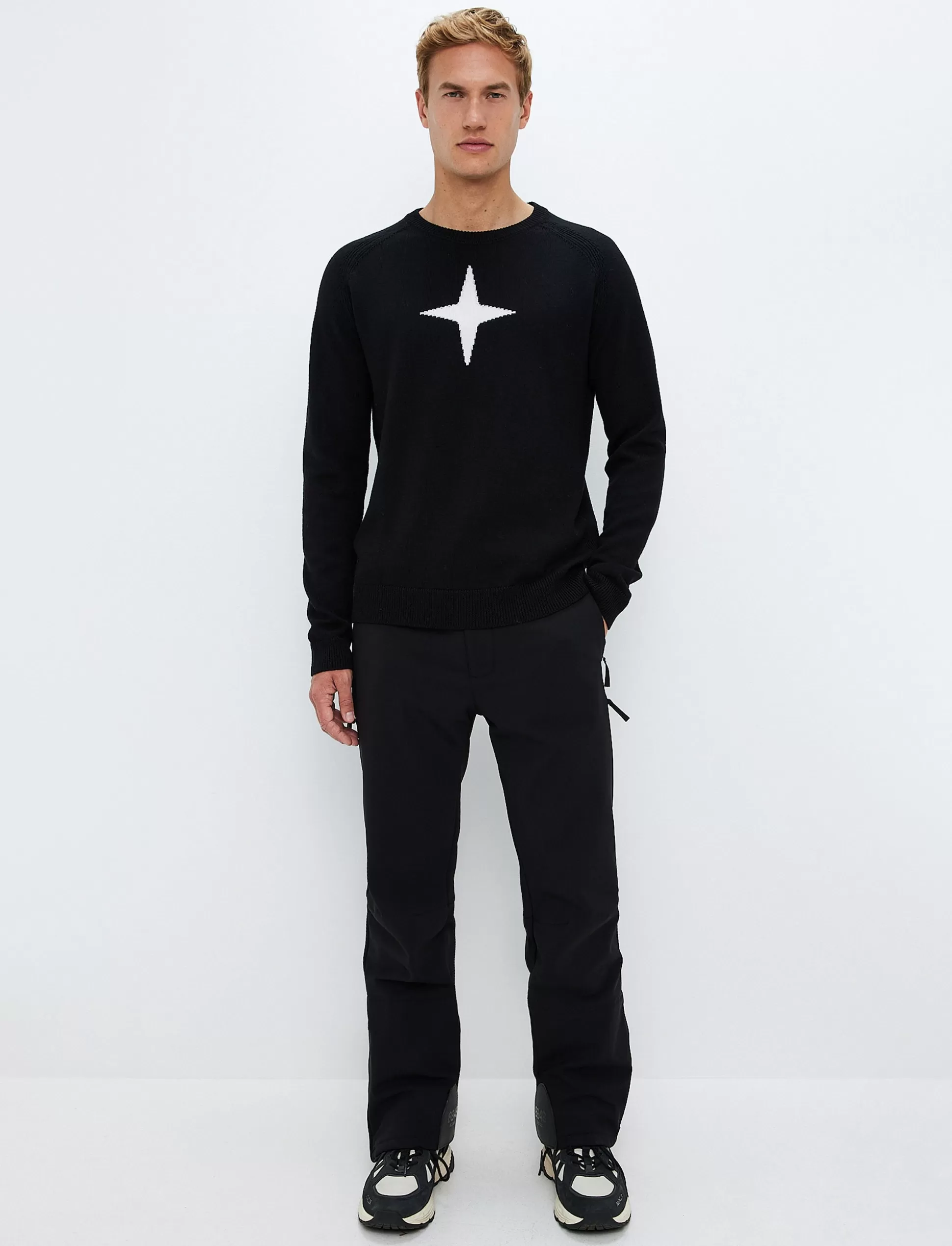 Neuleet | Välikerrostakit<8848 Altitude Star Merino Sweat - Black